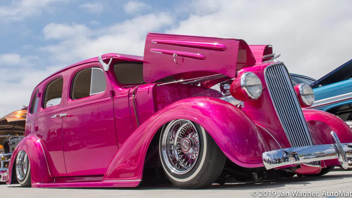 LOWRIDERS 2019-2-cvt