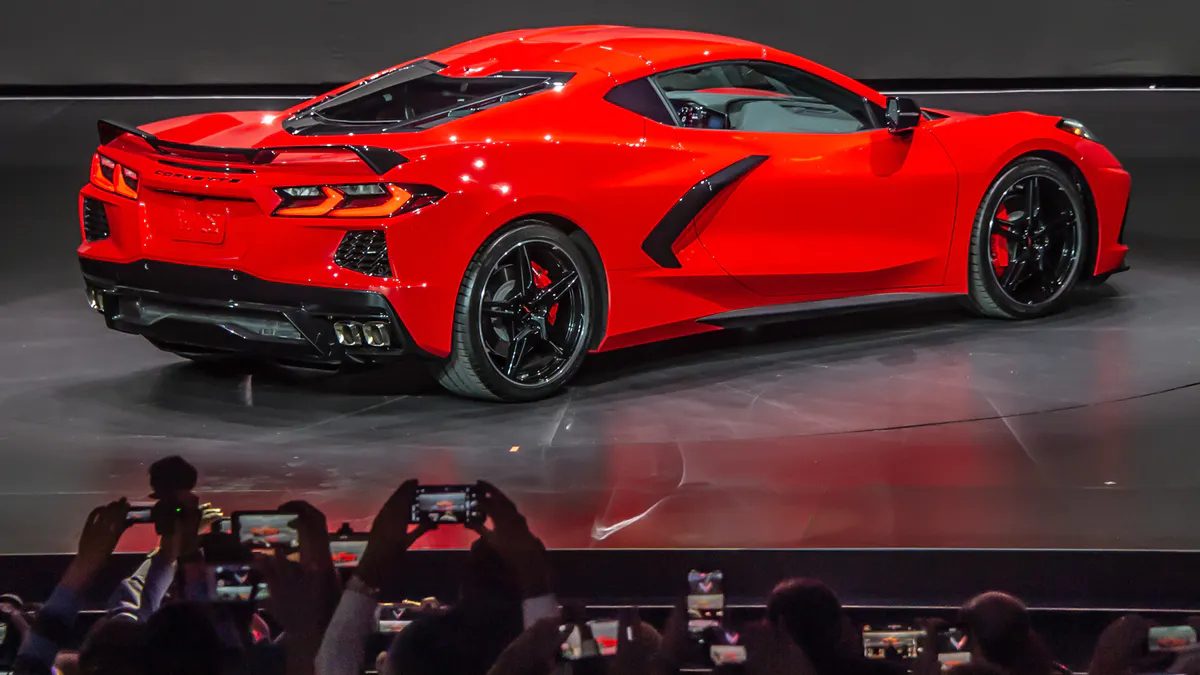 MID-ENGINE CORVETTE 2020-2-cvt