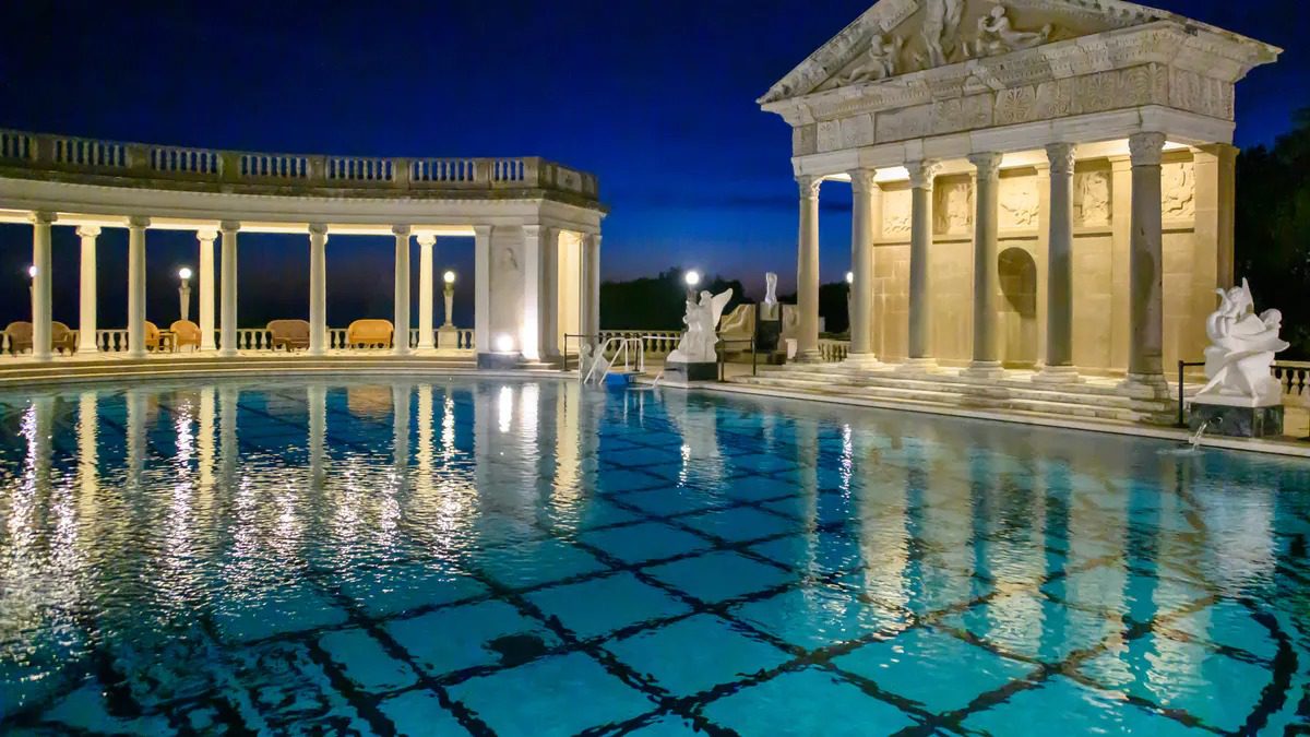 <span class="image-caption">Hearst Castle's Neptune Pool, high above California's Central Coast</span>