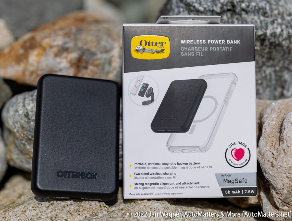 White MagSafe Power Bank  OtterBox Wireless Power Bank 3k