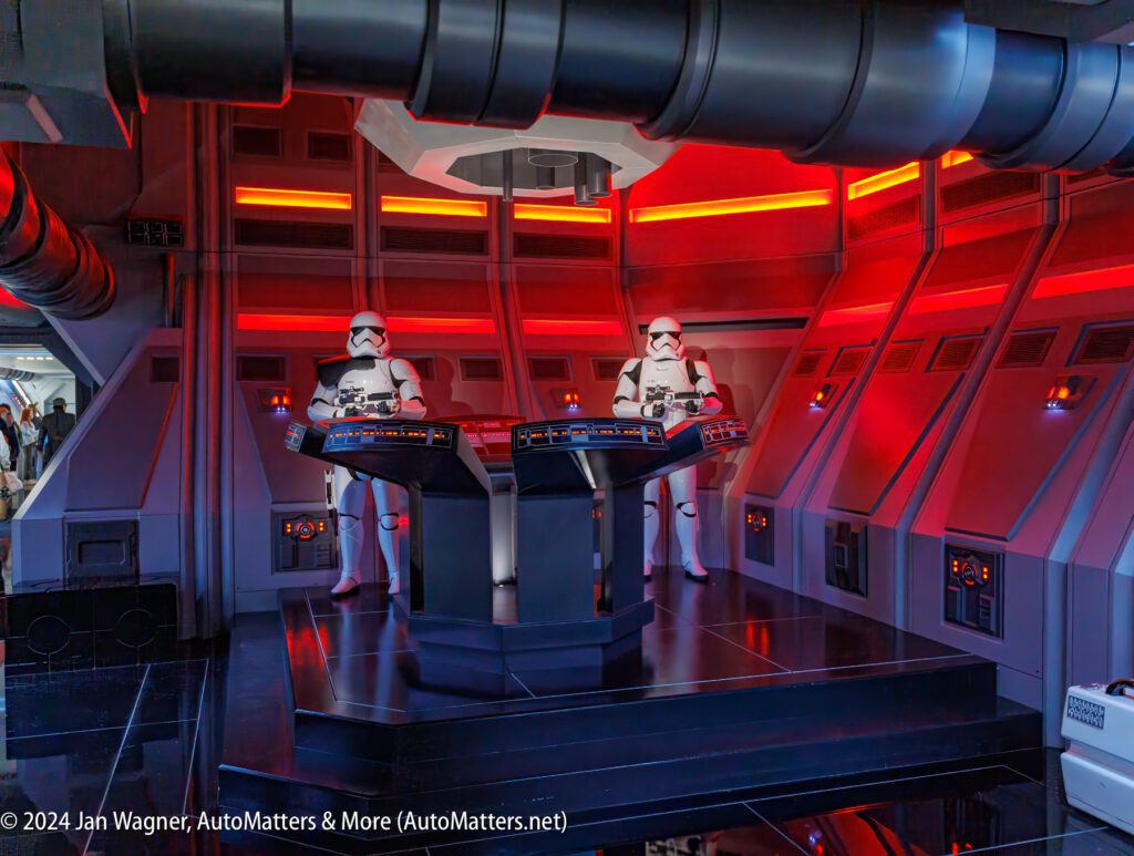 Disneyland's star wars: the force awakens.